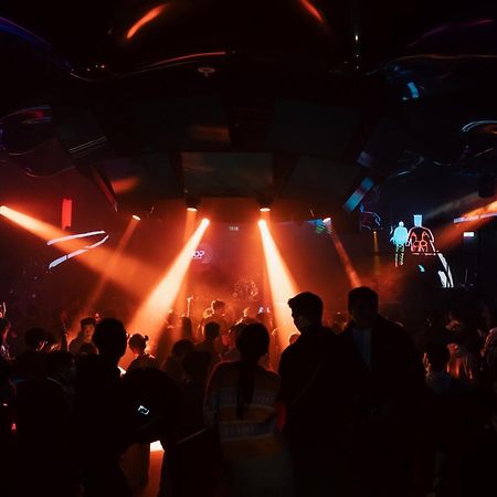 Studio City Hotel Macao Eksteriør bilde The nightclub in 2012