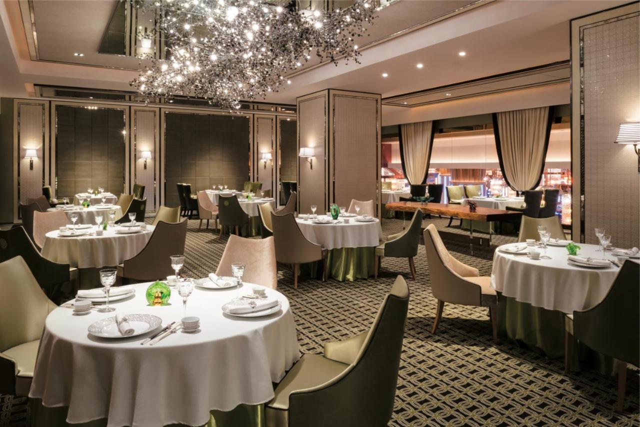 Studio City Hotel Macao Eksteriør bilde The restaurant in 2011
