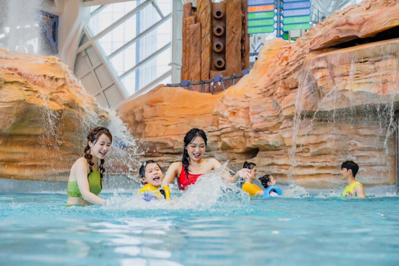 Studio City Hotel Macao Eksteriør bilde Family Pool