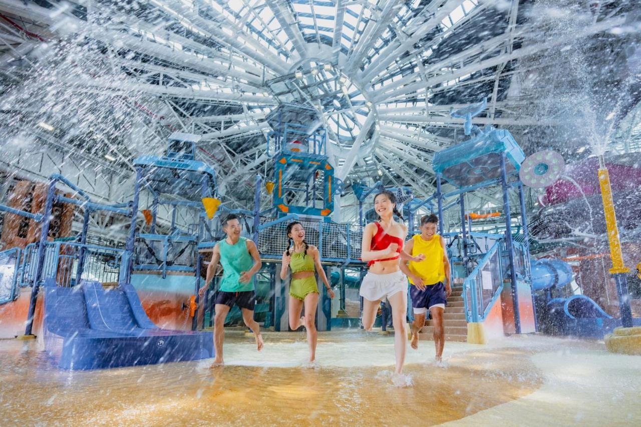 Studio City Hotel Macao Eksteriør bilde The Crystal Lagoon