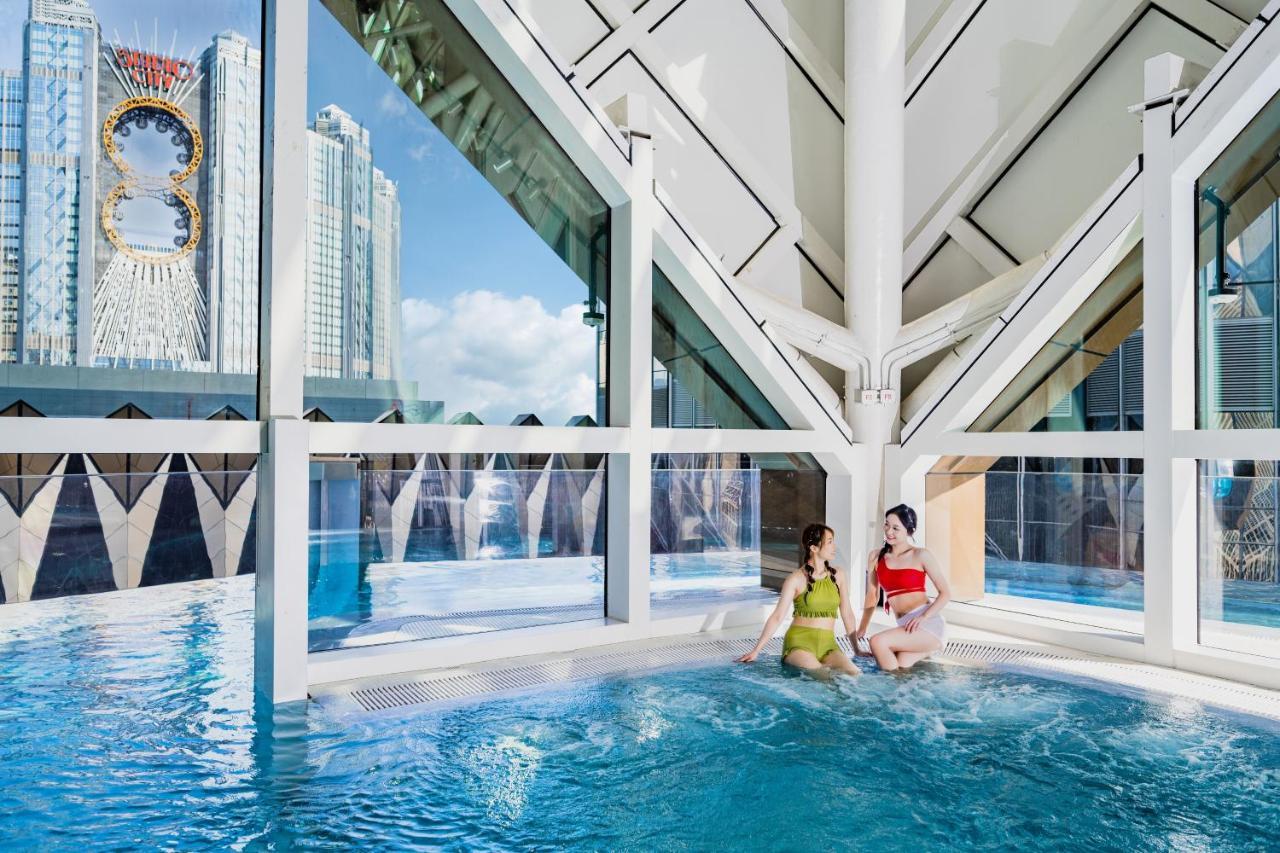 Studio City Hotel Macao Eksteriør bilde The swimming pool