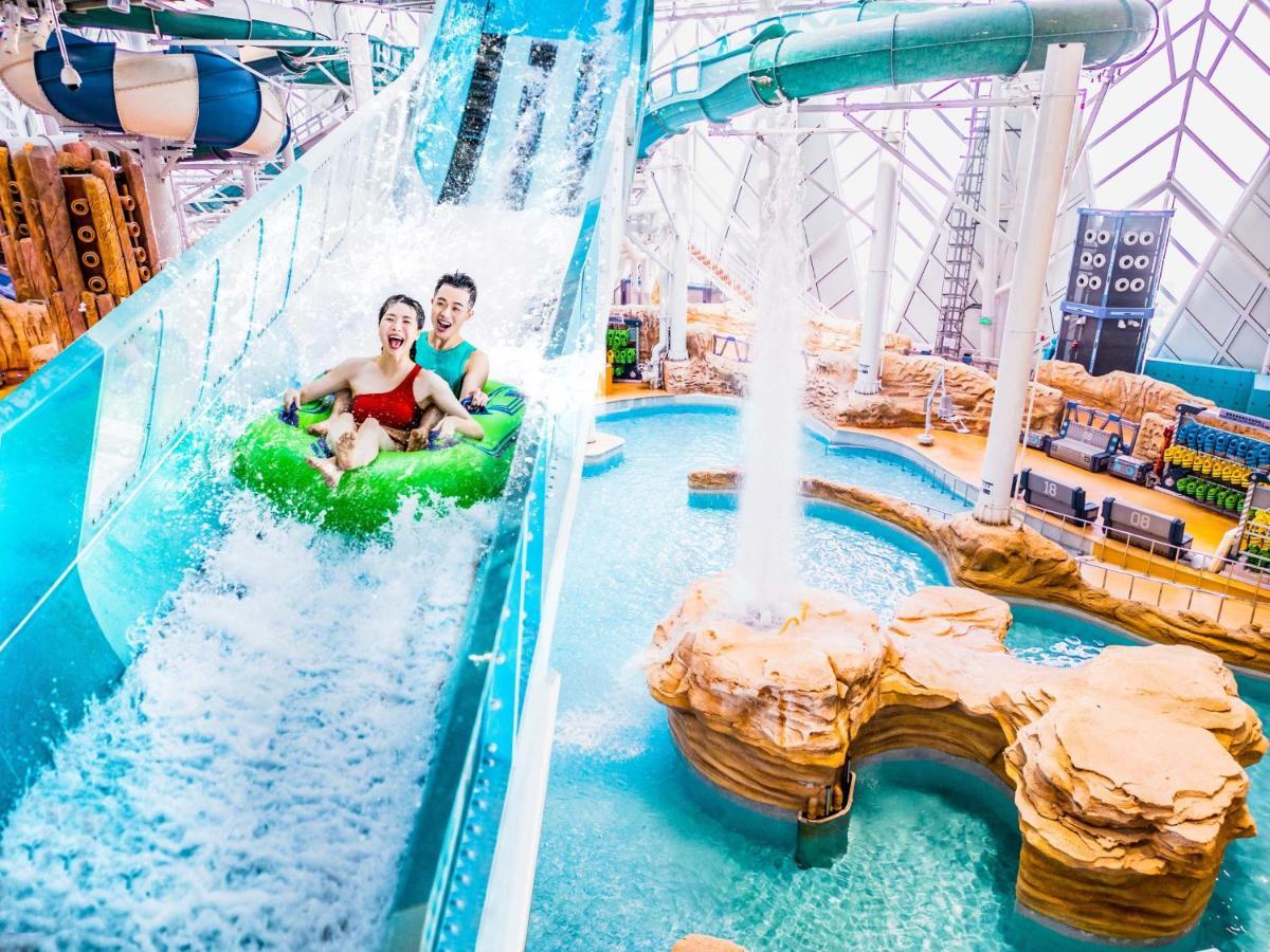 Studio City Hotel Macao Eksteriør bilde The water park